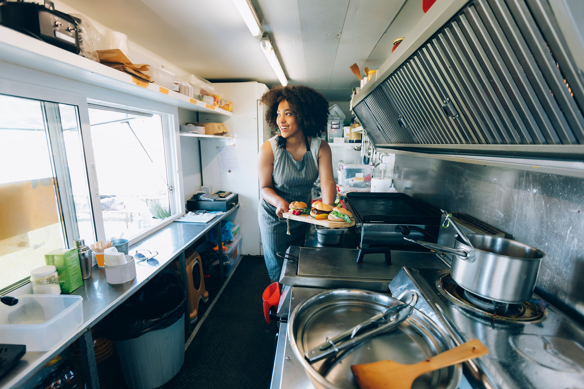 Trasformazione di van in kitchens on wheels